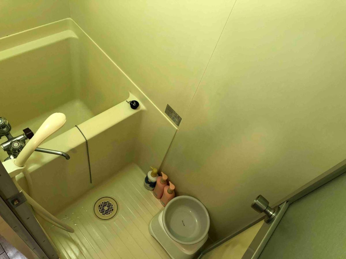 Guest House Zwell Hakata Ohori Park Fukuoka  Ngoại thất bức ảnh