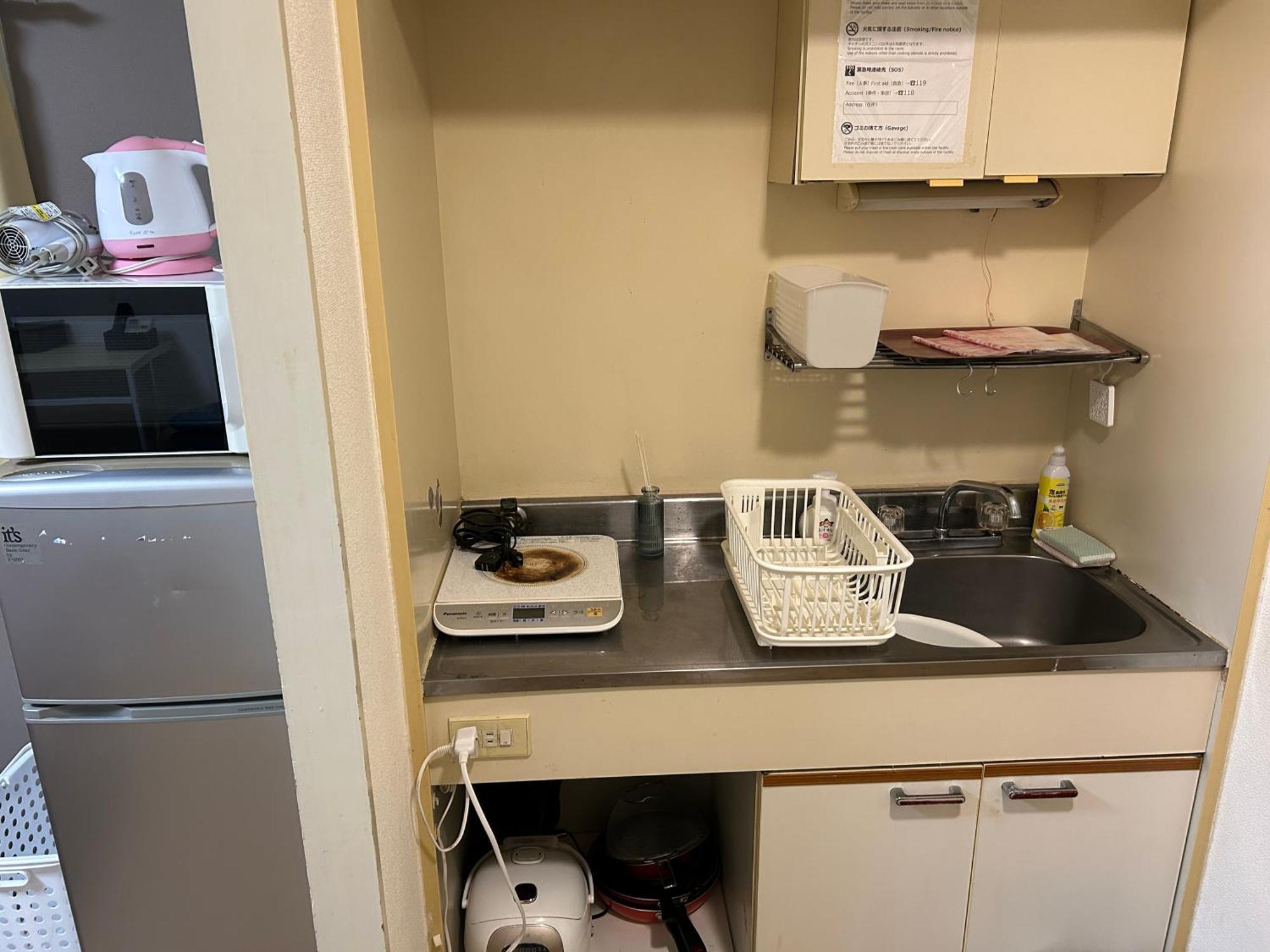Guest House Zwell Hakata Ohori Park Fukuoka  Ngoại thất bức ảnh